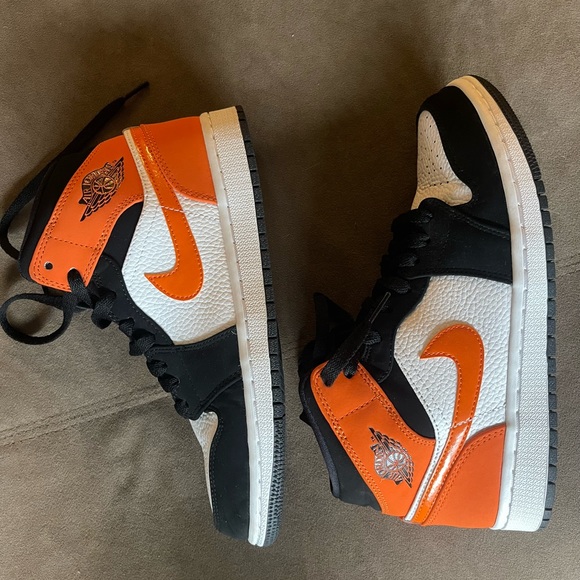 Jordan Shoes - Shattered Backboard Air Jordan 1 Mids